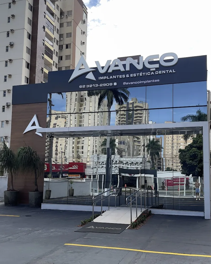 Fachada da clínica na Av. República do Líbano